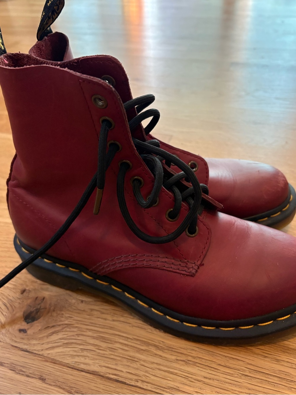 Dr. Martens 1460 Leather Combat Boots (size 7)